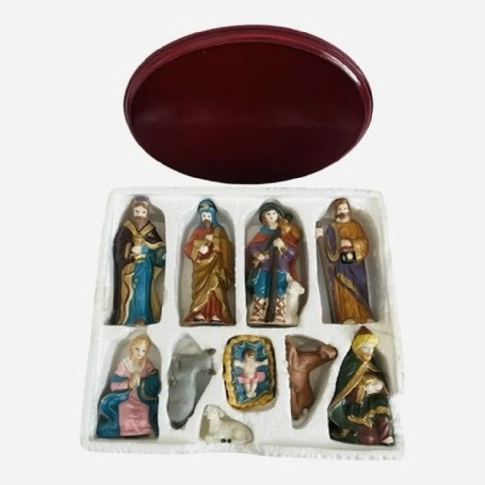World Bazaar Crown 11pc Porcelain Nativity Set Wood Base Wise Men Mary Jesus